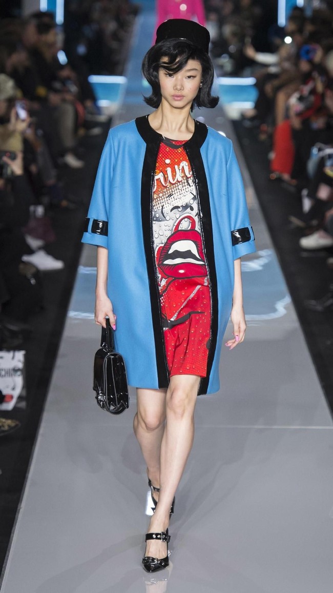 Fashion show Moschino di Milan Fashion Week Fall/Winter 2018, Rabu (21/2/2018). (Foto dok. Vogue).