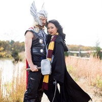 Foto prewedding Jackie dan Nate ketika menjelma menjadi Thor dan penyihir Griffyndor dari Harry Potter. Foto: dok. Isaac James