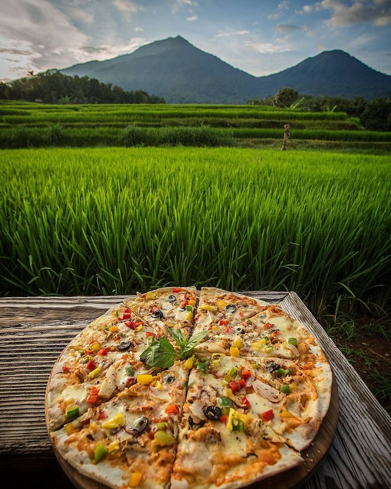 Restoran di Tabanan Ini Suguhkan Pemandangan Hamparan Sawah