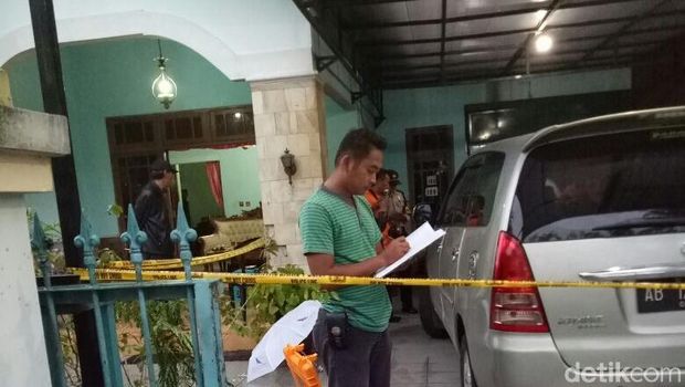 Polisi menyelidiki pelemparan bom molotov di rumah perangkat desa di Sleman. 