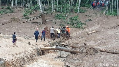 Foto: Kondisi di Lokasi Longsor Brebes Pagi Ini