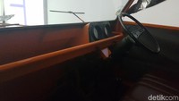 Interior Kijang generasi pertama yang sederhana. Foto: Rangga Rahardiansyah
