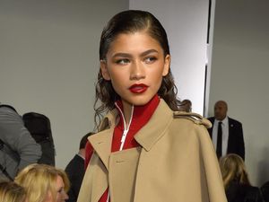 Setelah Gigi Hadid, Giliran Zendaya Mendesain untuk Tommy Hilfiger