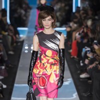 Fashion show Moschino di Milan Fashion Week Fall/Winter 2018, Rabu (21/2/2018). (Foto dok. Vogue).