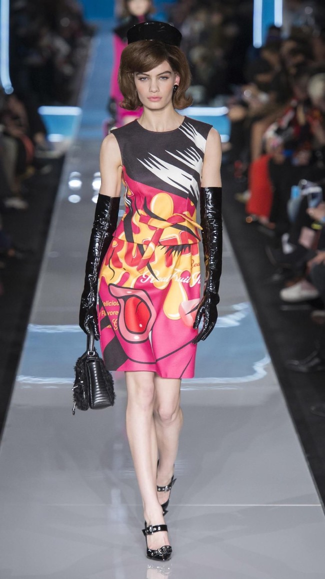 Fashion show Moschino di Milan Fashion Week Fall/Winter 2018, Rabu (21/2/2018). (Foto dok. Vogue).
