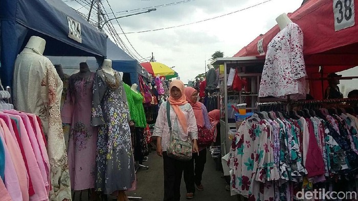 Ini yang Bikin Lapak PKL di Tengah Jalan Tanah Abang Sepi