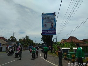 Alat Peraga Kampanye Liar di Banyuwangi Mulai Ditertibkan
