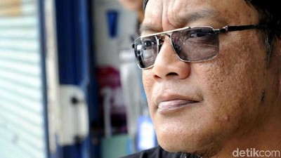 Perkenalkan, Sanchoz Juru Parkir yang Siap Donor Mata untuk Novel