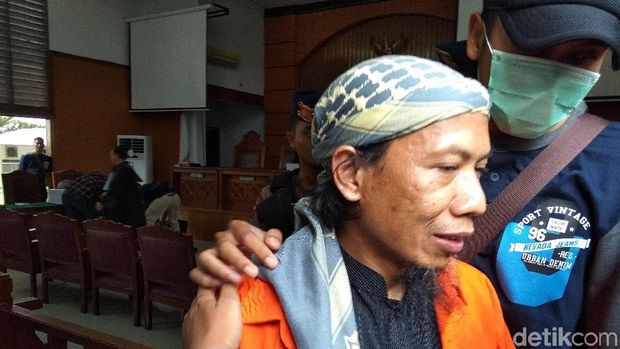 Saat Polisi Korban Bom Thamrin Berpelukan dengan Teroris Abdurrahman