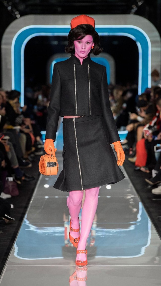 Fashion show Moschino di Milan Fashion Week Fall/Winter 2018, Rabu (21/2/2018). (Foto dok. Vogue).