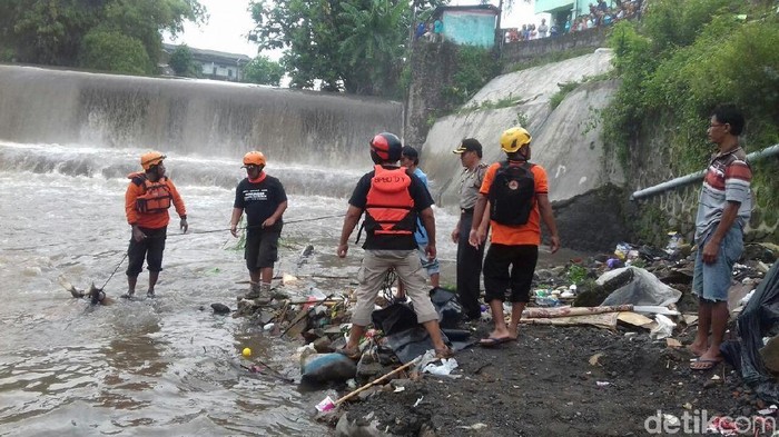 Mayat Pria Berambut Cepak Ditemukan Hanyut di Sungai Winongo Yogya