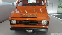 Nama Kijang sebagai sebuah mobil memang bersejarah. Jika kita kilas balik, mobil itu pertama kali diperkenalkan pada 9 Juni 1977. Bentuknya sangat sederhana. Foto: Rangga Rahardiansyah