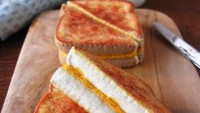 Grilled cheese sandwich ini sangat lumer di mulut, sayangnya sandwhich ini terbuat dari jahitan benang. Foto: Milkfly
