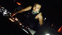 Kini ia lebih aktif sebagai DJ. (Dok. Instagram/rizaldjibran_)