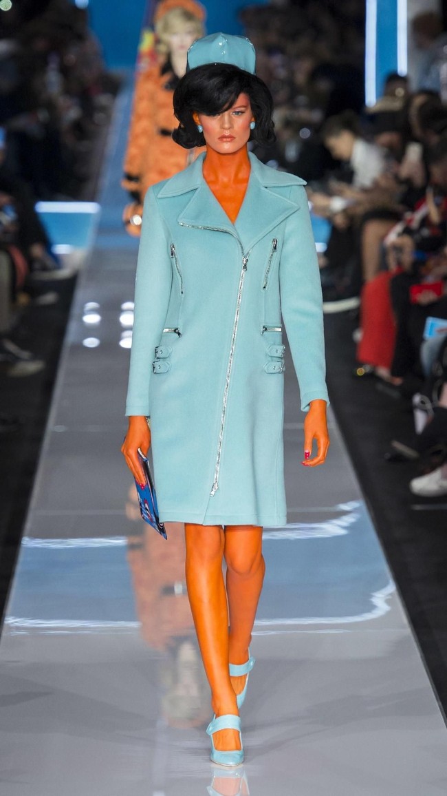 Fashion show Moschino di Milan Fashion Week Fall/Winter 2018, Rabu (21/2/2018). (Foto dok. Vogue).