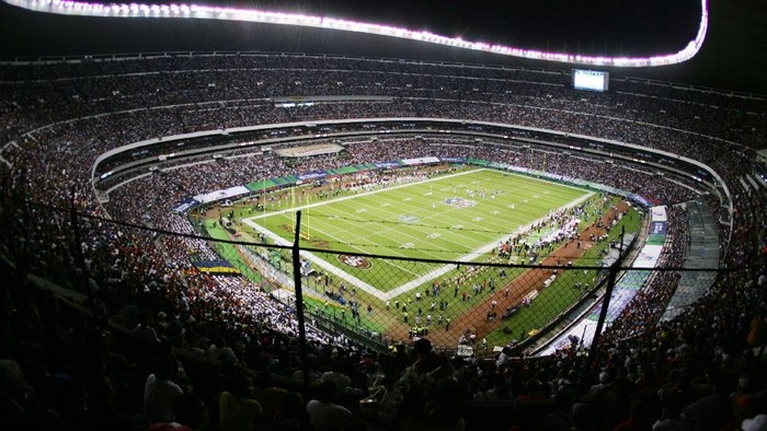 MEXICO CITY - OCTOBER 2:  Estadio Azteca is shown during the Arizona Cardinals game against the San Francisco 49ers on October 2, 2005 in Mexico City, Mexico. The Cards defeated the Niners 31-14.  (Photo by Robert Laberge/Getty Images)