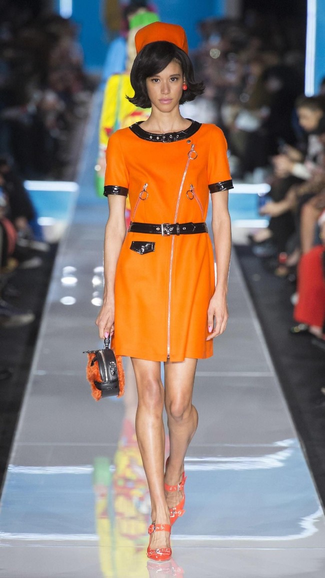 Fashion show Moschino di Milan Fashion Week Fall/Winter 2018, Rabu (21/2/2018). (Foto dok. Vogue).