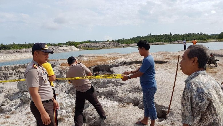 Lokasi Anjing Dilempar Jadi Santapan Buaya Diberi Garis Polisi Lokasi Anjing Dilempar Jadi Santapan Buaya Diberi Garis Polisi