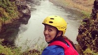 Setelah panyai dan gunung, kini Anne Nakamura ada di Okutama. Terletak di sebelah barat Tokyo, inilah salah satu destinasi kano di Jepang (Instagram/cocoannne)
