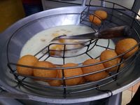 Nyam! Ngemil Combro Pedas Mantap di 5 Tempat Ini Aja