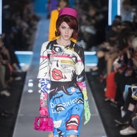 Fashion show Moschino di Milan Fashion Week Fall/Winter 2018, Rabu (21/2/2018). (Foto dok. Vogue).