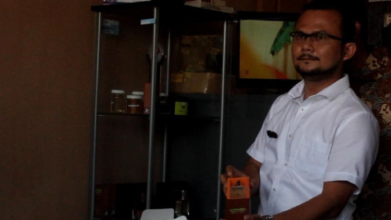 Raup Rp 300 Juta/Bulan, di Mana Daudy Belajar Racik Minyak Pret? Raup Rp 300 Juta/Bulan, di Mana Daudy Belajar Racik Minyak Pret?