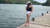 Nia Ramadhani tampak menikmati liburan di Labuan Bajo, Nusa Tenggara Timur. Foto: Instagram Nia Ramadhani