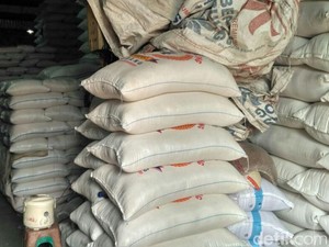 Pedagang Cipinang: Beras Impor Belum Turun, Masih di Gudang Bulog
