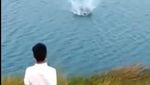 Detik-detik Anjing Dilemparkan untuk Jadi Santapan Buaya yang Viral