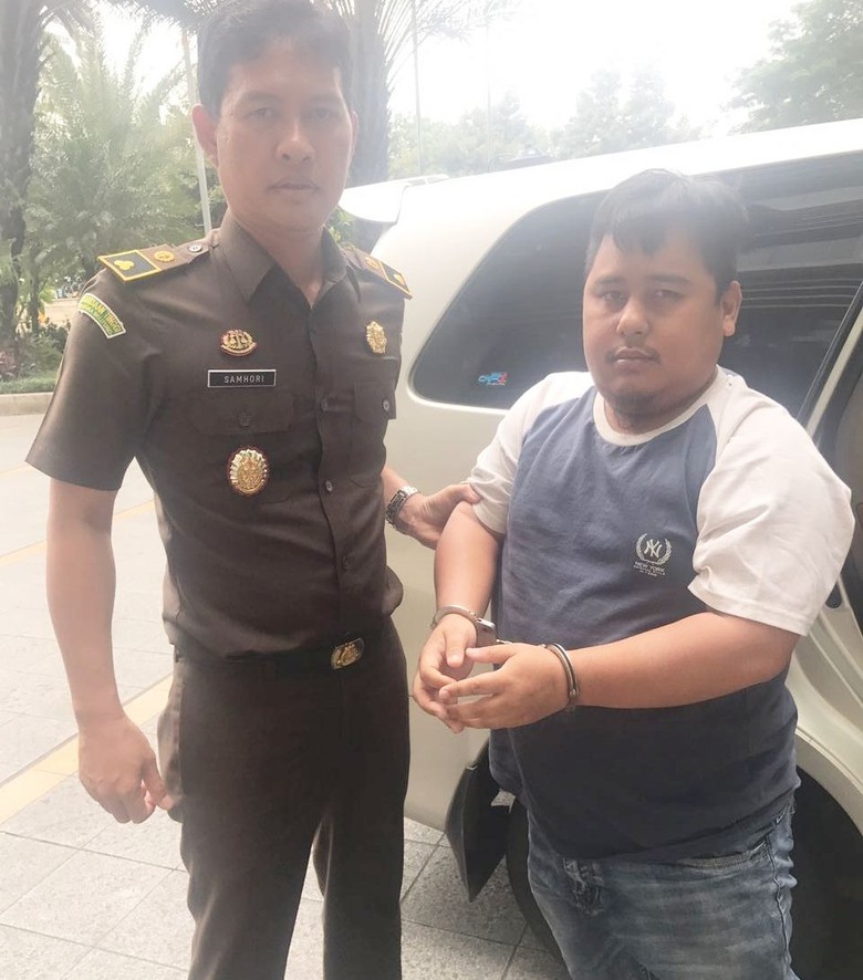 Kejagung Tangkap Buron Kasus Korupsi Taman di Pangkalpinang Kejagung Tangkap Buron Kasus Korupsi Taman di Pangkalpinang