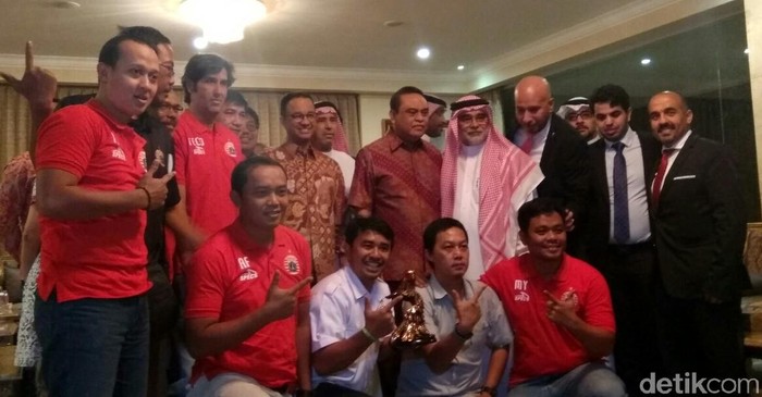 Dubes Arab Rayakan Kemenangan Persija Bersama Anies