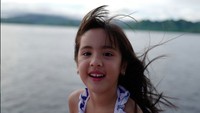 Tampak juga anak pertama Nia Ramadhani dan Ardhi Bakrie, Mykaila dalam liburan tersebut. Foto: Instagram Nia Ramadhani