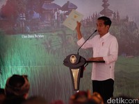 Dibilang Ngibul oleh Amien Rais, Ini Alasan Jokowi Bagi-bagi Sertifikat Tanah