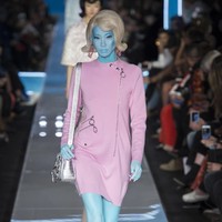 Fashion show Moschino di Milan Fashion Week Fall/Winter 2018, Rabu (21/2/2018). (Foto dok. Vogue).