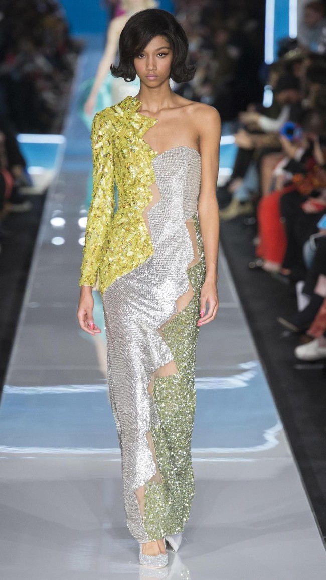 Fashion show Moschino di Milan Fashion Week Fall/Winter 2018, Rabu (21/2/2018). (Foto dok. Vogue).