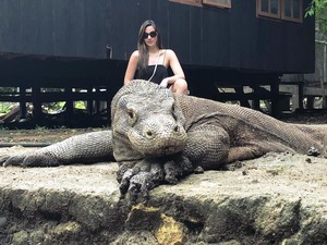 Nia Ramadhani dan Komodo