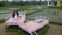Berfoto di Gembok Cinta Tegallalang, traveler cukup membayar Rp 10 ribu saja dan bisa berfoto sepuasnya (ellasari06/Instagram)