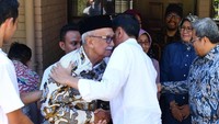 Mang Ihin merupakan Gubernur Jawa Barat periode 1970-1974 (Foto: Dok. Laily Rachev - Biro Pers Setpres via Twitter Setkab)