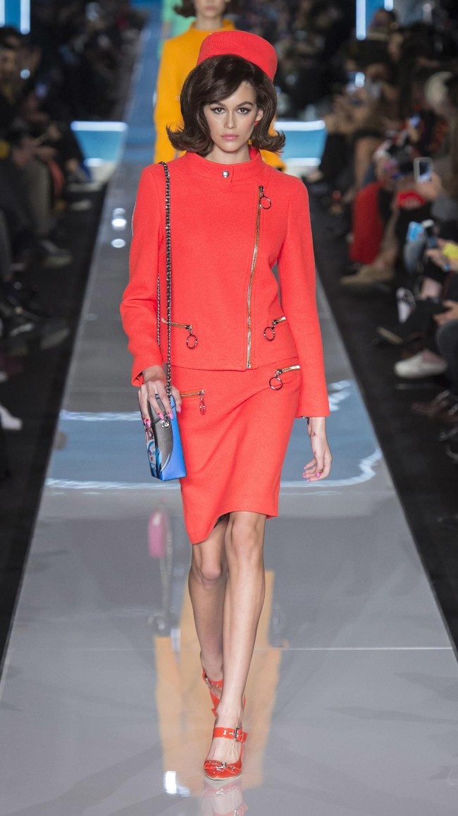 Fashion show Moschino di Milan Fashion Week Fall/Winter 2018, Rabu (21/2/2018). (Foto dok. Vogue).