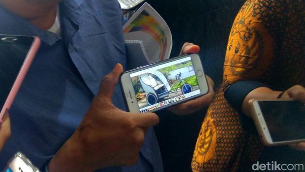 Model becak yang ditunjukkan Wakil Ketua DPRD DKI M Taufik