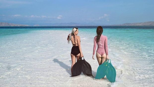 Liburannya kakak beradik Marischka Prudence & Chantal Della Concetta