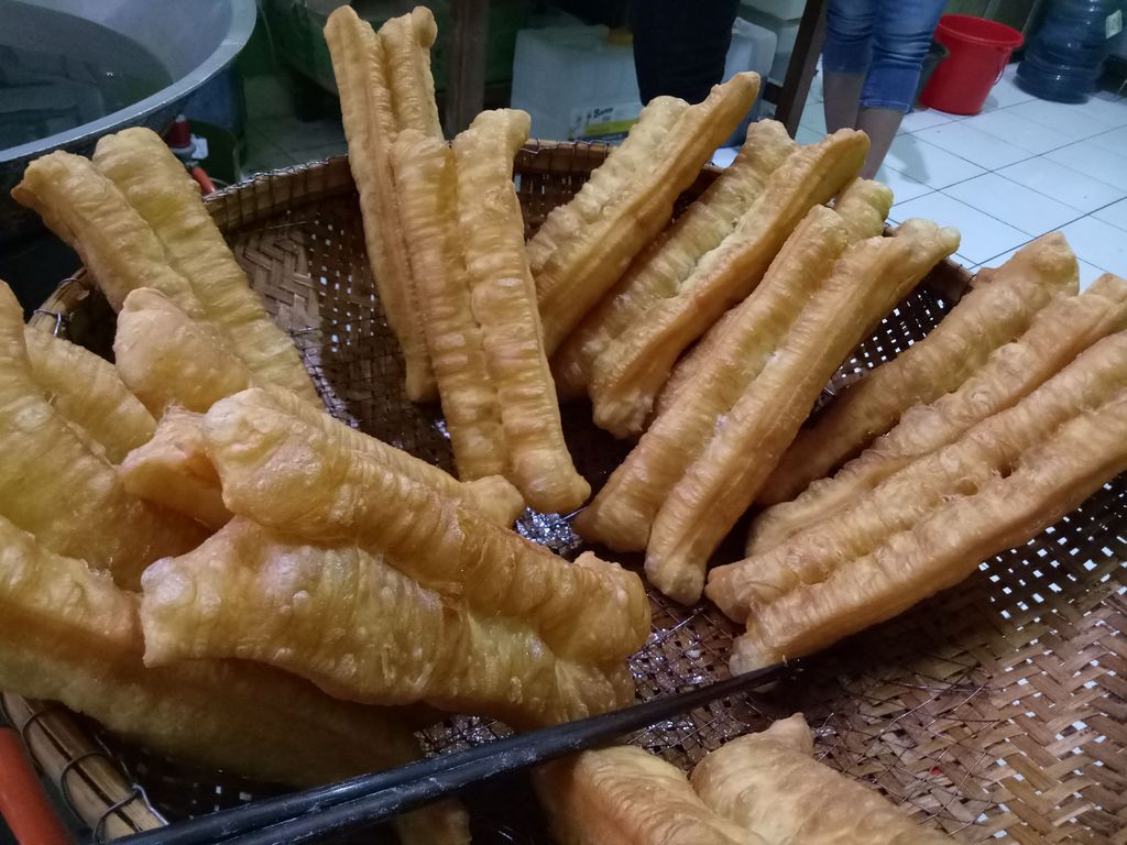 cakwe medan  asun, pasar modern bsd