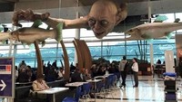 alau pajangan Gollum raksasa ini, sudah tahu kan ada dimana? Yup, ini di Bandara Internasional Wellington, Selandia Baru (gallowboob/Bored Panda)