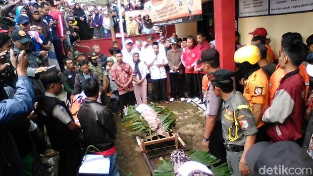 Jenazah korban longsor di Purblingga. 