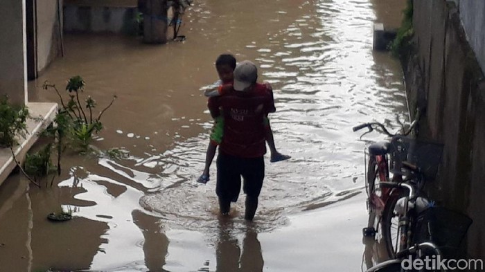 Bojonegoro Siaga Kuning, Air Bengawan Solo Meluber ke Pemukiman