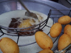Belanja ke Pasar Modern BSD, Enaknya Sambil Jajan Combro hingga Bagoja