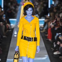 Fashion show Moschino di Milan Fashion Week Fall/Winter 2018, Rabu (21/2/2018). (Foto dok. Vogue).