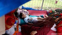 Menteri Hukum dan HAM (Menkumham) Yasonna Laoly mengatakan penanganan pencari suaka dari berbagai negara di depan Rumah Detensi Imigrasi (Rudenim) Kalideres, Jakarat Barat harus melibatkan pemerintah daerah. Sebab, Rumah Detensi Imigrasi terbatas.