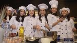 Pintar Masak, Jessica Iskandar Siapkan Makanan untuk Anak Yatim
