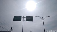 Flyover ini lokasinya berada di depan Rutan Kelas I Cipinang. Foto: Opik/detikcom